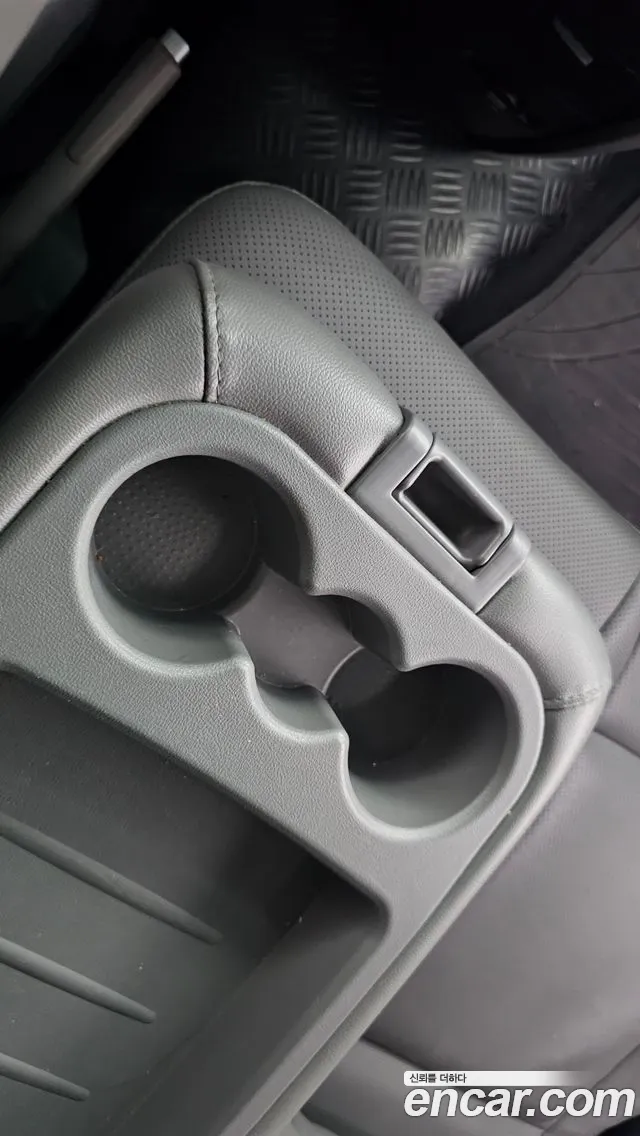 Hyundai Staria 2015 thumb 5