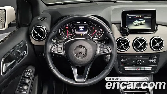 Mercedes-Benz B-Class 2017 thumb 2