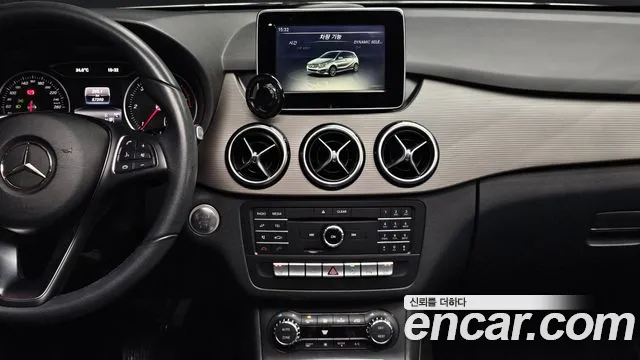 Mercedes-Benz B-Class 2017 thumb 7