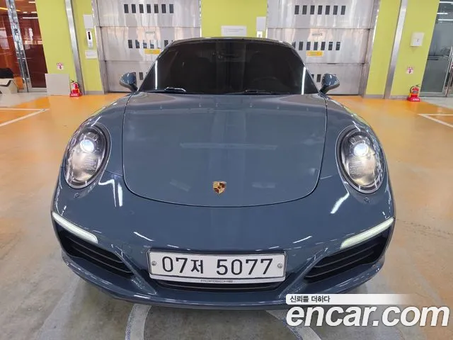 Porsche 911 2017 thumb 4