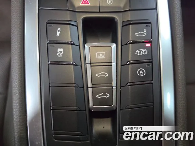 Porsche 911 2017 thumb 5