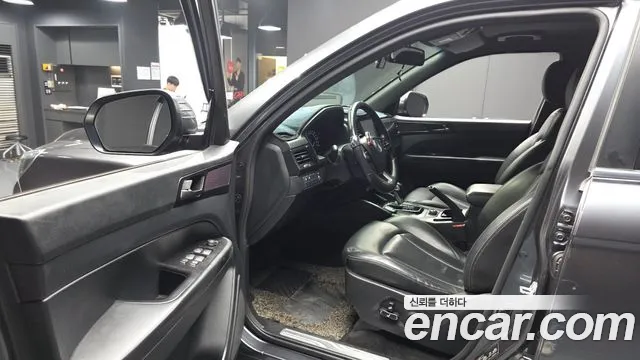 KGM Rexton 2019 thumb 2