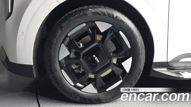 Kia Carnival 2024 thumb 4