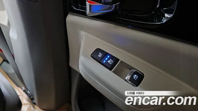 Kia Carnival 2024 thumb 12
