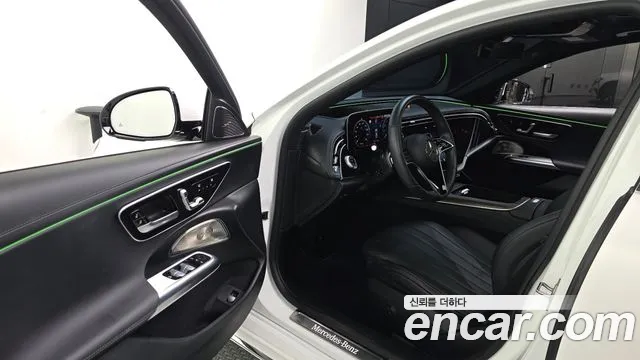 Mercedes-Benz E-Class 2024 thumb 2