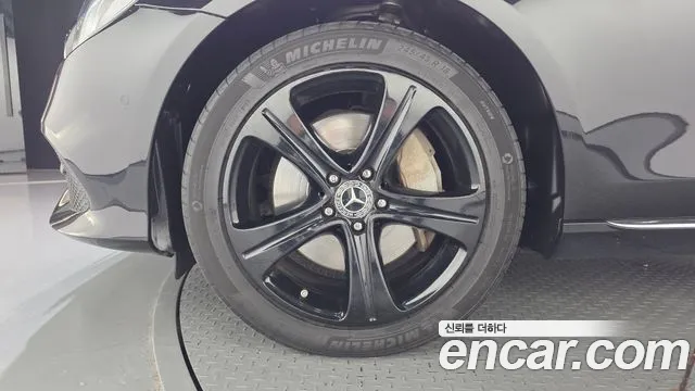 Mercedes-Benz E-Class 2019 thumb 3