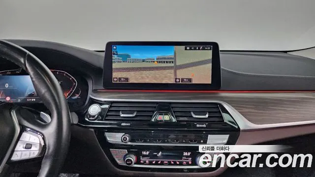 BMW 6 серии Gran Turismo 2022 thumb 9