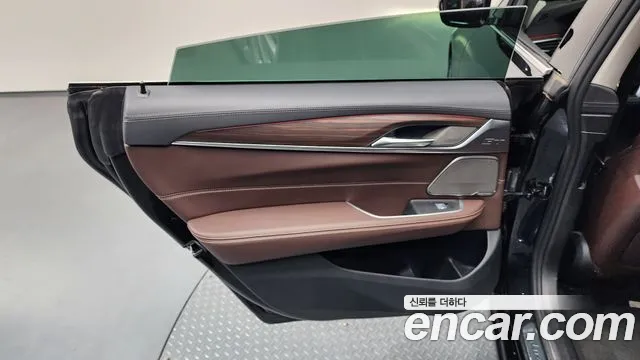 BMW 6 серии Gran Turismo 2022 thumb 8