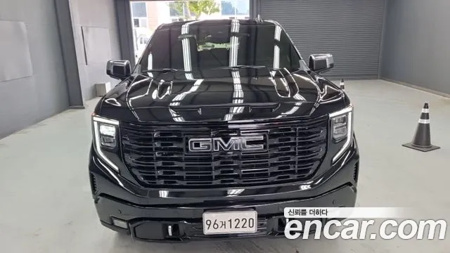 GMC Sierra 2025 thumb 11