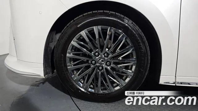 Lexus LM 2024 thumb 6