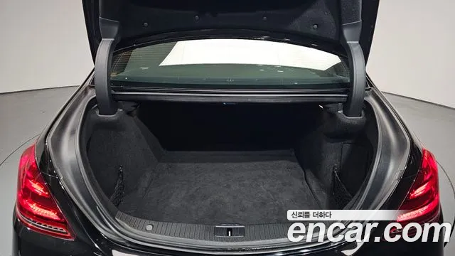 Mercedes-Benz S-Class 2017 thumb 10