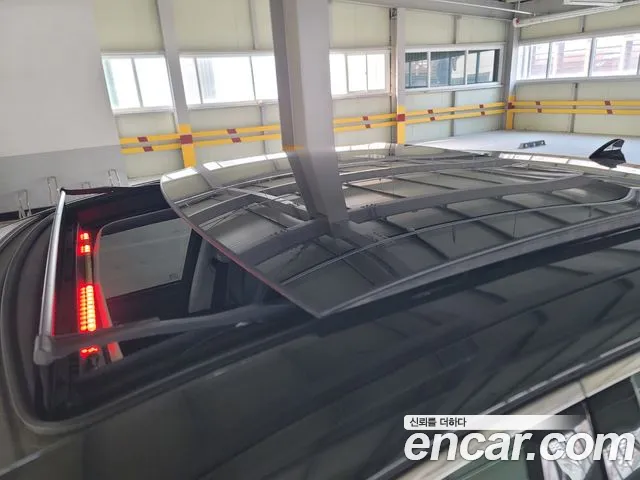 Renault SM6 2016 thumb 9