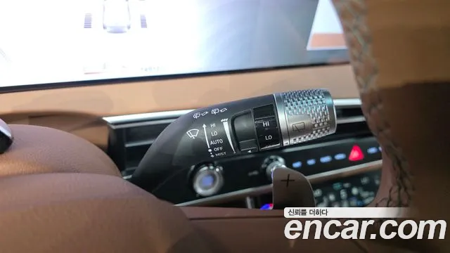 Genesis GV70 2025 thumb 12
