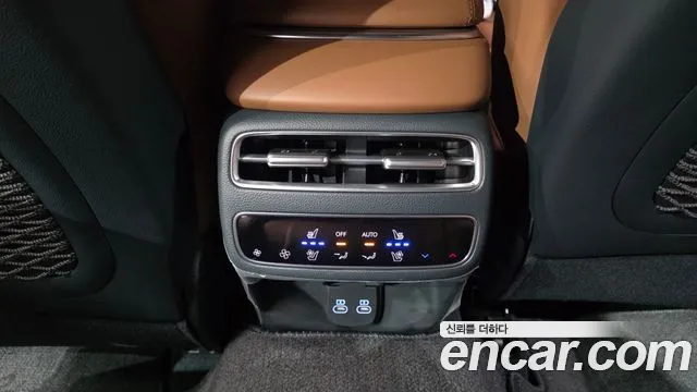 Genesis GV70 2025 thumb 5