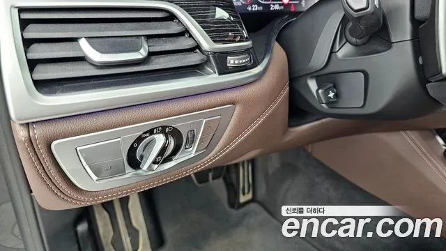 BMW 7 серии 2021 thumb 11