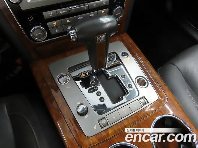 Volkswagen Phaeton 2013 thumb 4