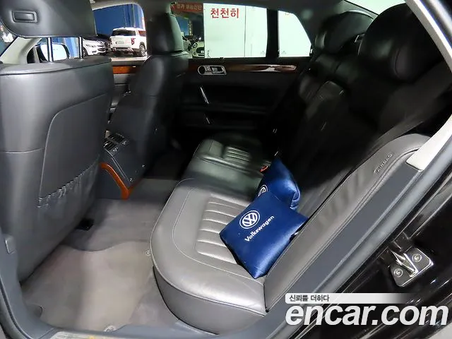 Volkswagen Phaeton 2013 thumb 8