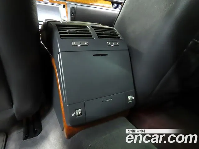 Volkswagen Phaeton 2013 thumb 12