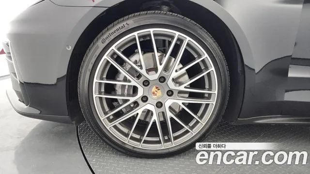 Porsche Panamera 2024 thumb 9