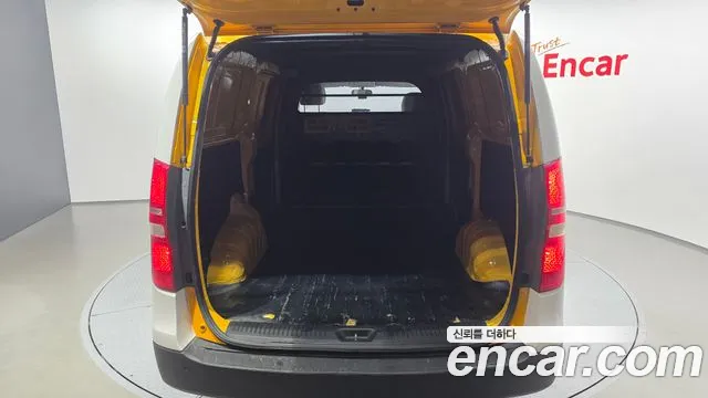 Hyundai Staria 2020 thumb 9