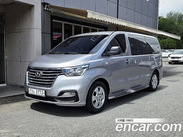 Hyundai Staria 2018 thumb 4