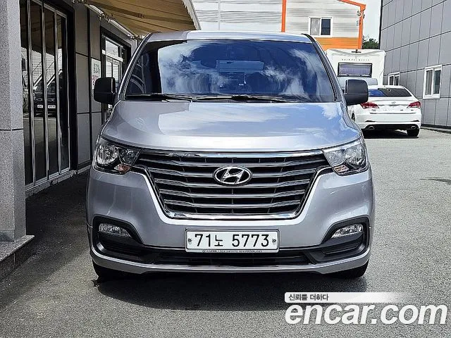 Hyundai Staria 2018 thumb 2