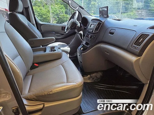 Hyundai Staria 2018 thumb 7