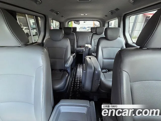 Hyundai Staria 2018 thumb 5