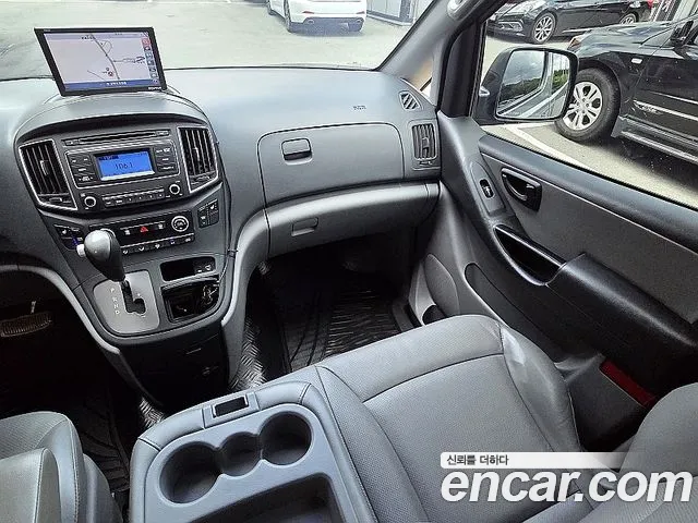 Hyundai Staria 2018 thumb 9