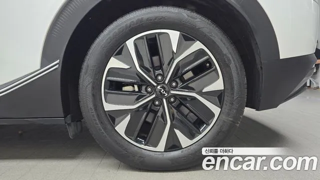 Kia EV6 2022 thumb 4