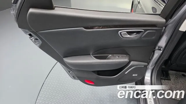 Renault SM6 2017 thumb 5