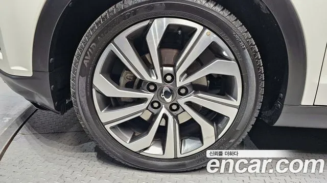 KGM Tivoli 2019 thumb 2