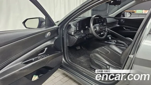 Hyundai Elantra 2022 thumb 7
