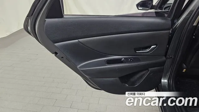 Hyundai Elantra 2022 thumb 9
