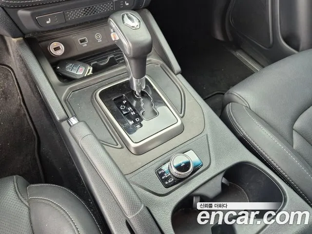 KGM Rexton 2019 thumb 12