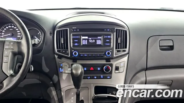 Hyundai Staria 2018 thumb 11