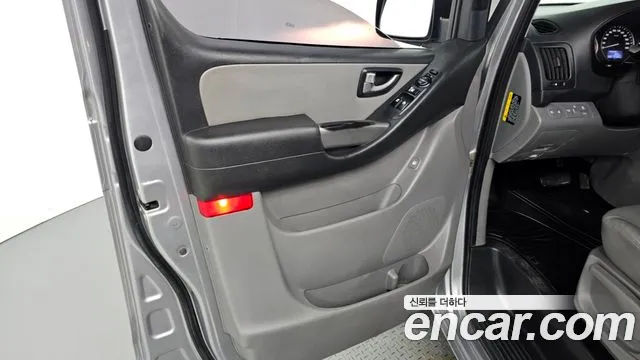 Hyundai Staria 2018 thumb 7