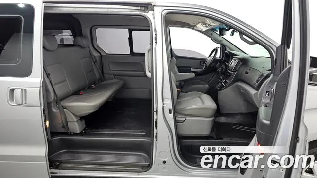 Hyundai Staria 2018 thumb 6