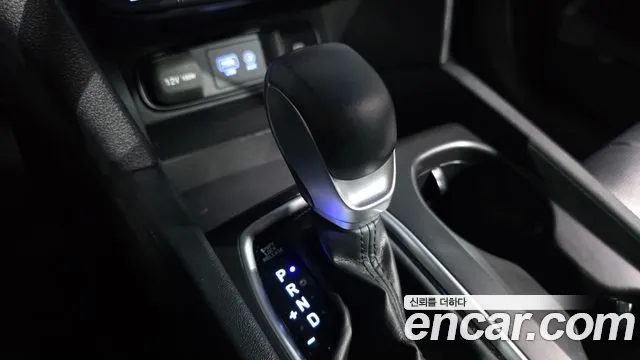 Hyundai Santa Fe 2018 thumb 4