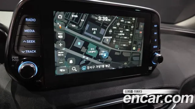 Hyundai Santa Fe 2018 thumb 9