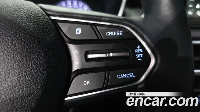 Hyundai Santa Fe 2018 thumb 2