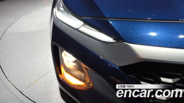 Hyundai Santa Fe 2018 thumb 3
