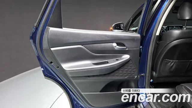 Hyundai Santa Fe 2018 thumb 8