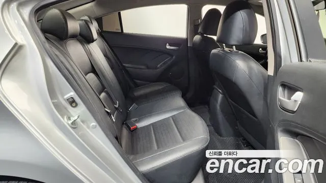 Kia K3 2016 thumb 10