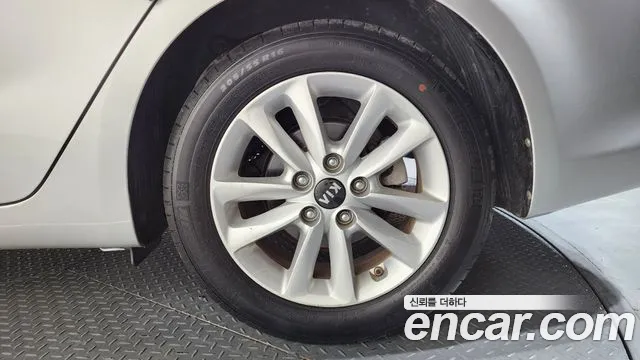 Kia K3 2016 thumb 8