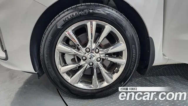 Kia Carnival 2019 thumb 10