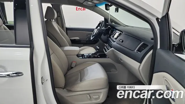 Kia Carnival 2019 thumb 9
