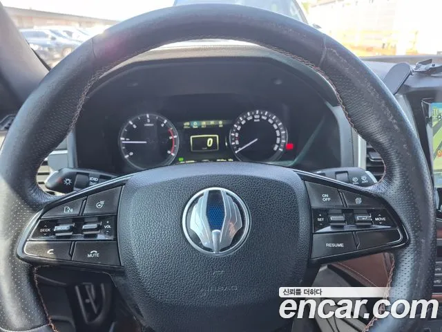 KGM Rexton 2018 thumb 8