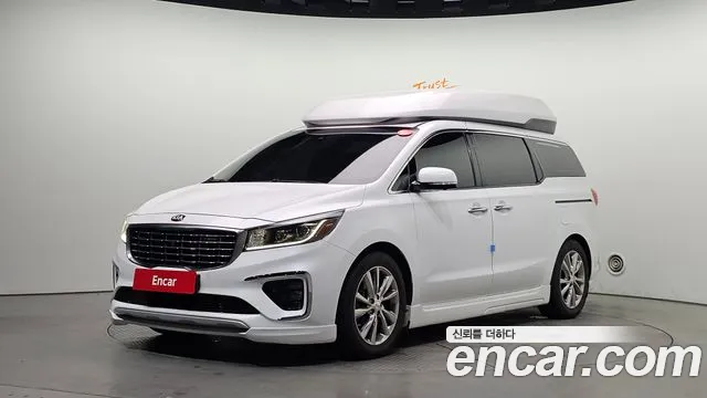 Kia Carnival 2018 thumb 3