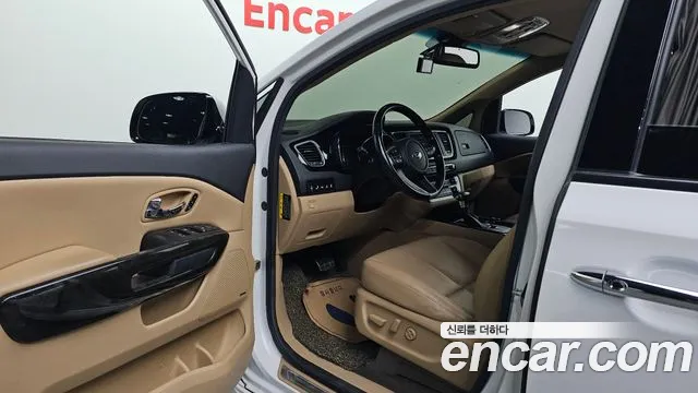 Kia Carnival 2018 thumb 12
